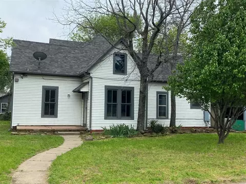 416 SE 3rd St, Mineral Wells, TX 76067