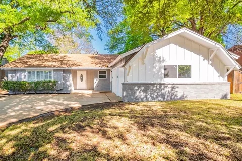 2709 Hollywood Dr, Arlington, TX 76013
