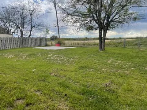 Exterior - 205 Shoshone St, Comanche, TX 76442 photo 9 of 11