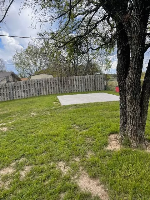 Exterior - 205 Shoshone St, Comanche, TX 76442 photo 10 of 11