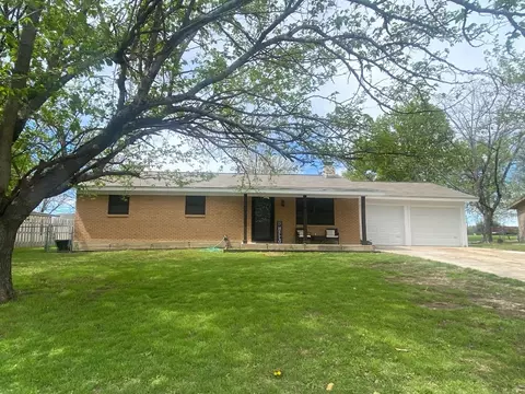 Exterior - 205 Shoshone St, Comanche, TX 76442 photo 3 of 11