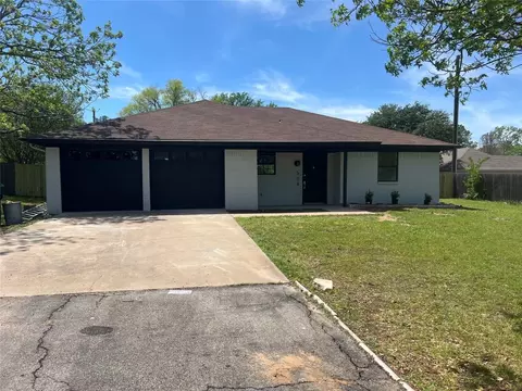 504 Ranch Rd, Granbury, TX 76049