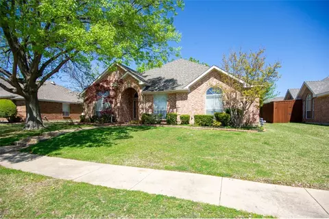 8713 Watersway Dr, Rowlett, TX 75088