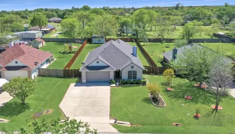647 Lakeshore Blvd, Oak Point, TX 75068