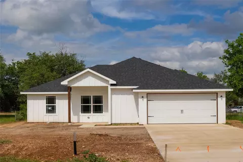 3308 1st St, Brownwood, TX 76801