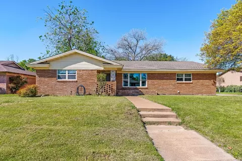 150 Revere Dr, Fort Worth, TX 76134