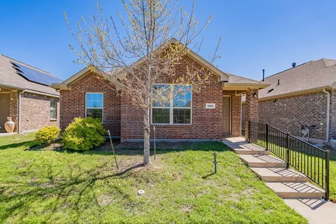 1285 Acmite Ave, Cross Roads, TX 76227