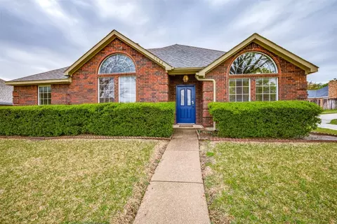 1140 Barrington Dr, Desoto, TX 75115