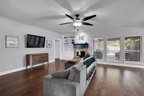 Living - 8002 Peregrine Trl, Arlington, TX 76001 photo 1 of 3