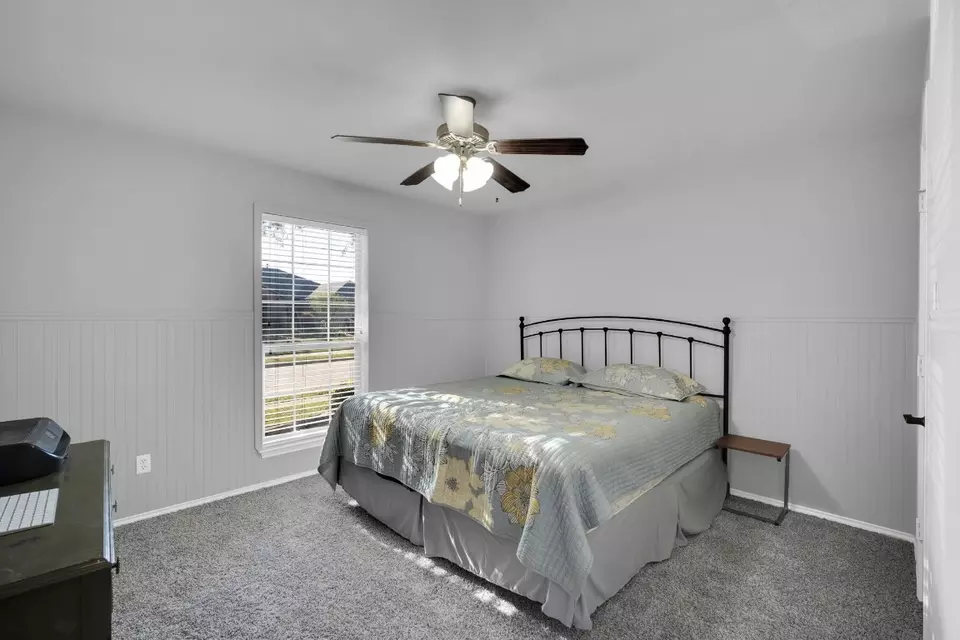 Bedroom - 8002 Peregrine Trl, Arlington, TX 76001 photo 3 of 6
