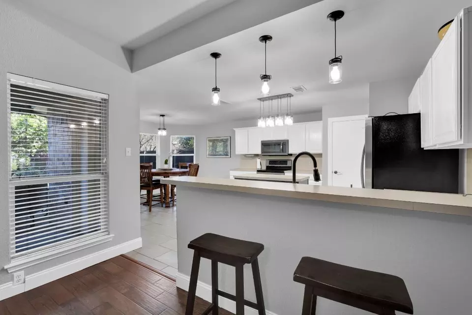 Kitchen - 8002 Peregrine Trl, Arlington, TX 76001 photo 1 of 4