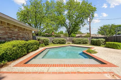6825 Dalhart Ln, Dallas, TX 75214
