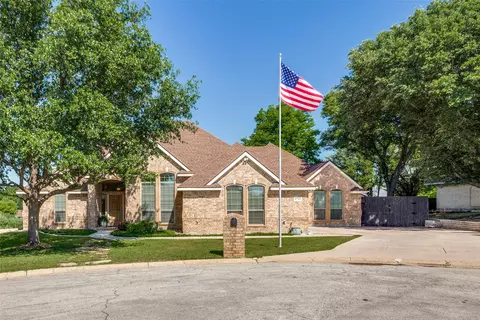8716 Hidden Cove Ct, Fort Worth, TX 76179