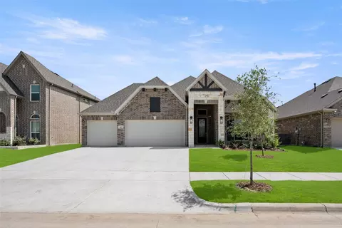 665 Red Maple Rd, Waxahachie, TX 75165