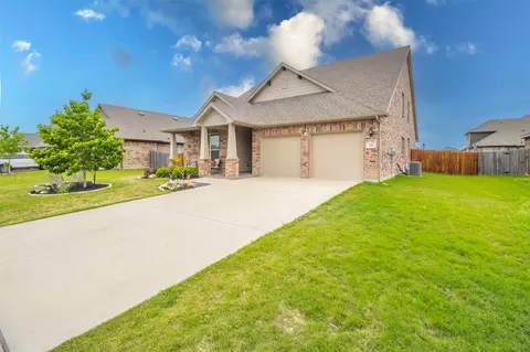 216 Bay St, Waxahachie, TX 75165