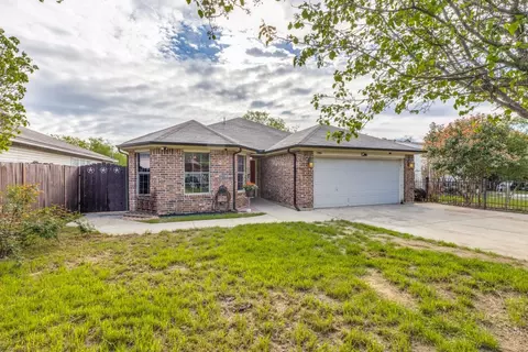 2966 Rosen Ave, Fort Worth, TX 76106