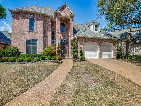 17307 Village Ln, Dallas, TX 75248