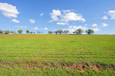 Exterior - 934 County Road 322, Comanche, TX 76442 photo 5 of 14