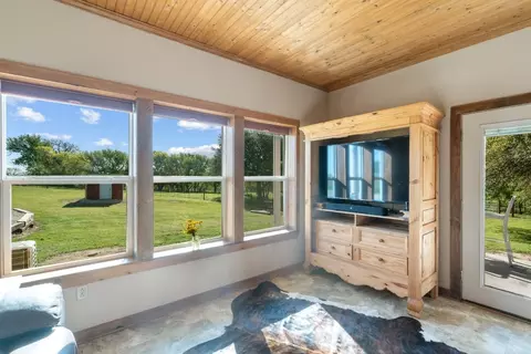 Bedroom - 934 County Road 322, Comanche, TX 76442 photo 1 of 3