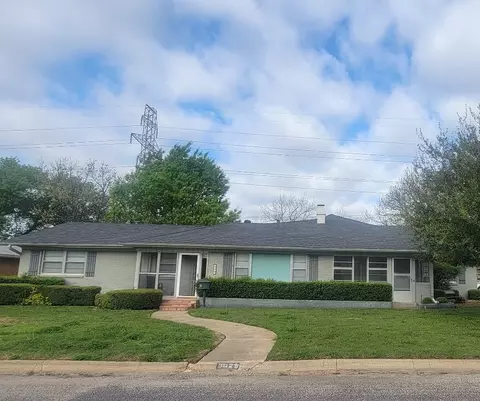 3629 London Ln, Richland Hills, TX 76118