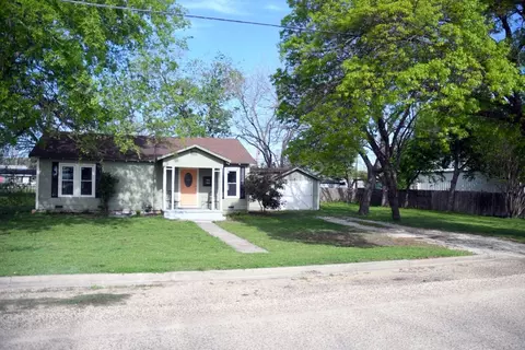 306 First St, Valley Mills, TX 76689