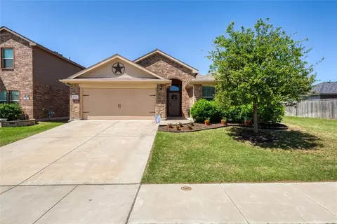 5161 Grayson Ridge Dr, Fort Worth, TX 76179