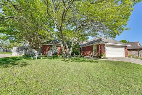 1647 S 5th St, Midlothian, TX 76065