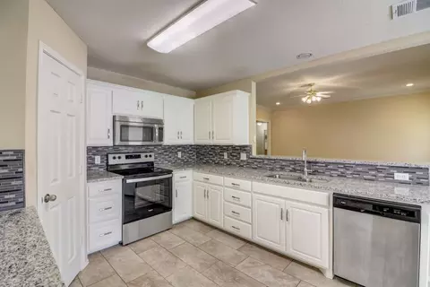 631 Ridgehill Dr, Burleson, TX 76028