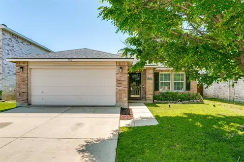 1932 Shasta View Dr, Justin, TX 76247