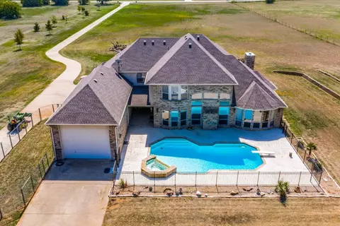820 Topaz Ln, Oak Point, TX 75068