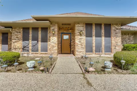 2930 Club Hill Dr, Garland, TX 75043