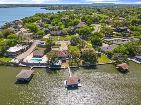 4909 Rio Vista Dr, Granbury, TX 76049