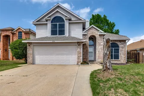 2604 Forest Creek Dr, Fort Worth, TX 76123