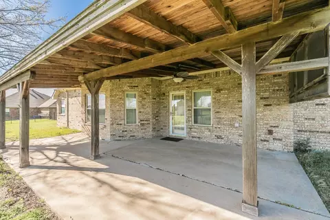8214 Tamarron Dr, Waxahachie, TX 75167