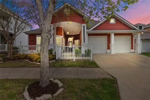 945 Charleston Ln, Savannah, TX 76227
