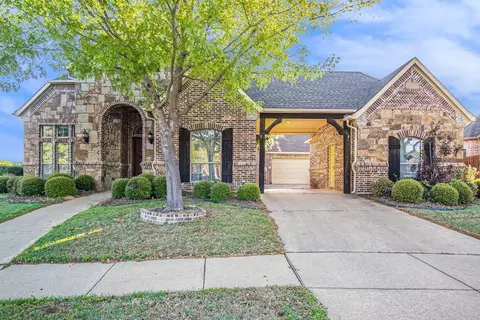 8112 Camino Dr, North Richland Hills, TX 76182