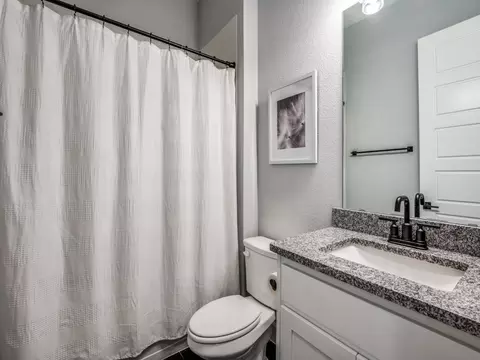 Bath - 1724 Trellis Dr, Argyle, TX 76226 photo 1 of 4