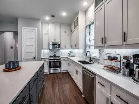 Kitchen - 1724 Trellis Dr, Argyle, TX 76226 photo 4 of 5