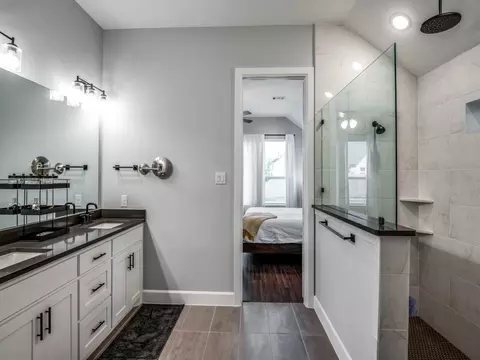 Bath - 1724 Trellis Dr, Argyle, TX 76226 photo 3 of 4