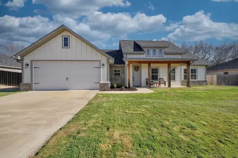 310 Smith Cir, Lindale, TX 75771