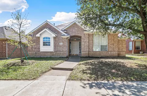 2037 Reddenson Dr, Carrollton, TX 75010