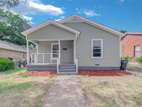 1021 W Spurgeon St, Fort Worth, TX 76115