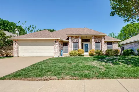 5221 Tennis Villa Dr, Arlington, TX 76017