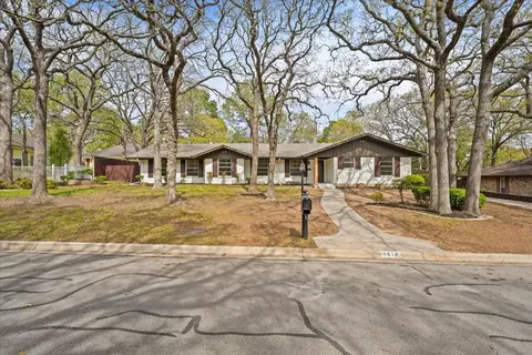 1818 Stonegate Dr, Denton, TX 76205