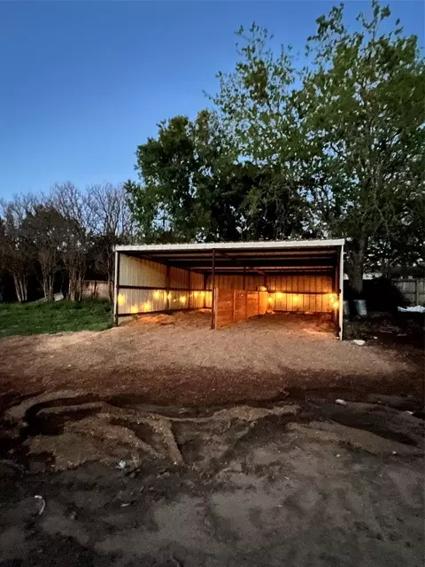 Exterior - 1319 E Fm 4, Cleburne, TX 76031 photo 14 of 14