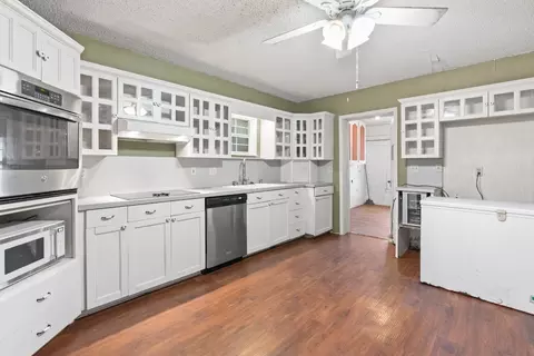 Kitchen - 1319 E Fm 4, Cleburne, TX 76031 photo 2 of 2