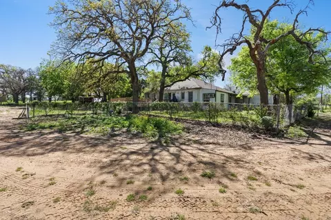 Exterior - 1319 E Fm 4, Cleburne, TX 76031 photo 6 of 14