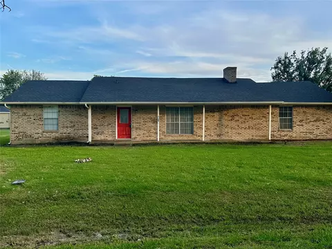 1300 Azalea Ln, Waxahachie, TX 75165