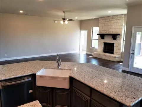 Kitchen - 49 Morrison Rd, Howe, TX 75459 photo 11 of 12