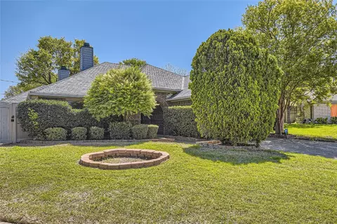 5621 Misty Crest Dr, Arlington, TX 76017